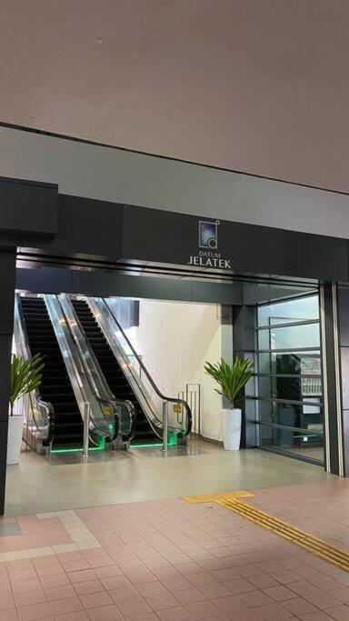 10Mins To Klcc W Lrt+Mall+Netflix Muji Urban Kuala Lumpur Bagian luar foto