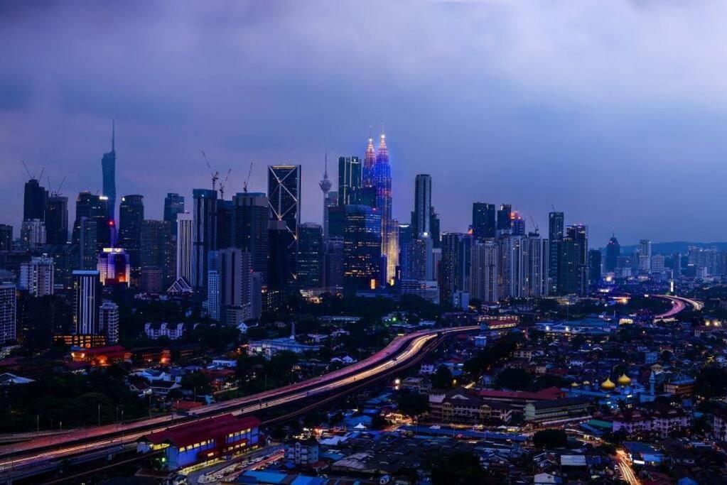 10Mins To Klcc W Lrt+Mall+Netflix Muji Urban Kuala Lumpur Bagian luar foto