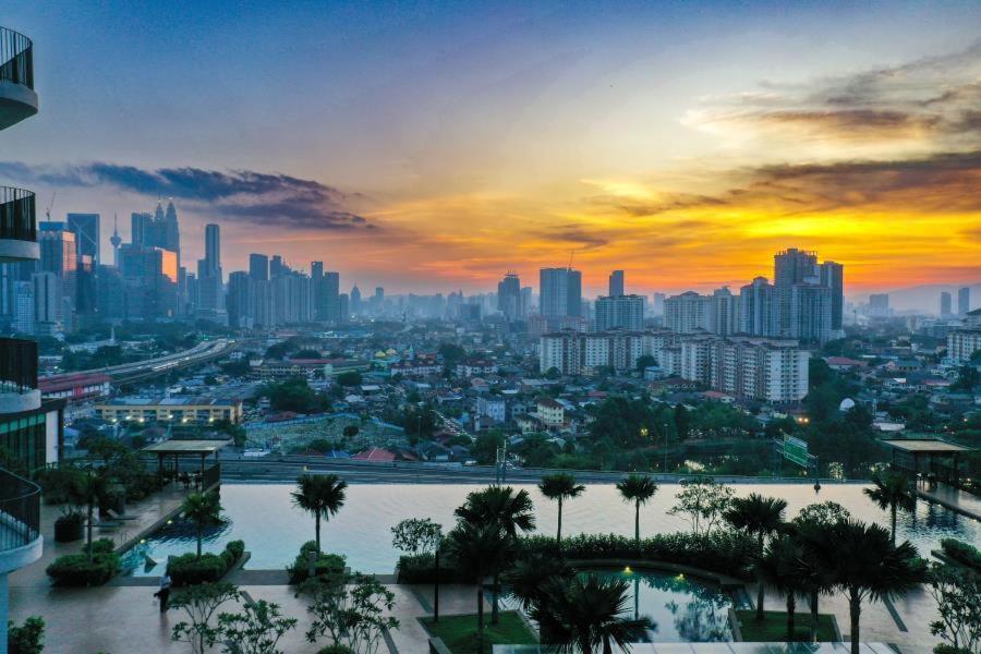 10Mins To Klcc W Lrt+Mall+Netflix Muji Urban Kuala Lumpur Bagian luar foto